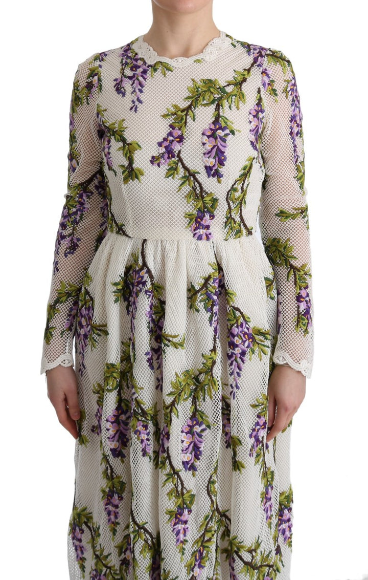 Weißes geblümtes besticktes Maxikleid