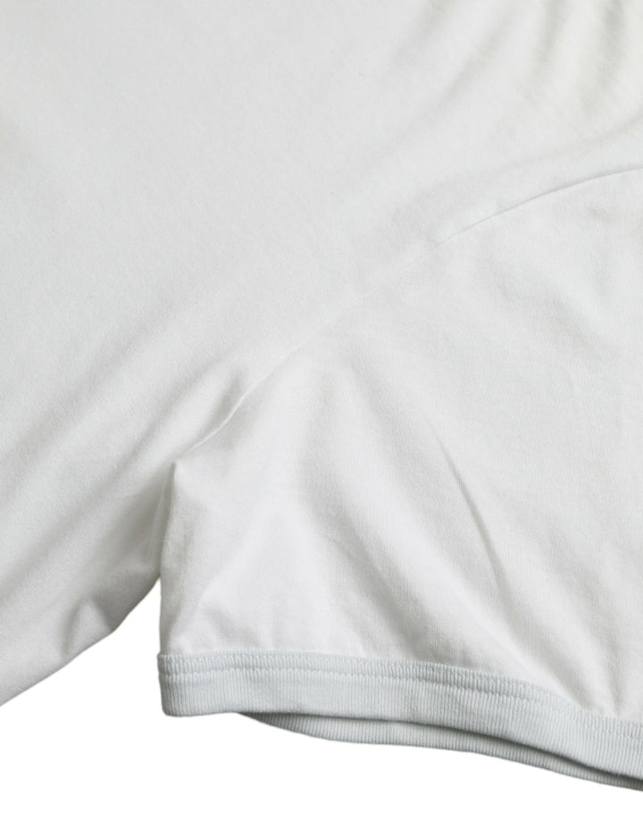 White cotton T-shirt with round neck and short sleeves