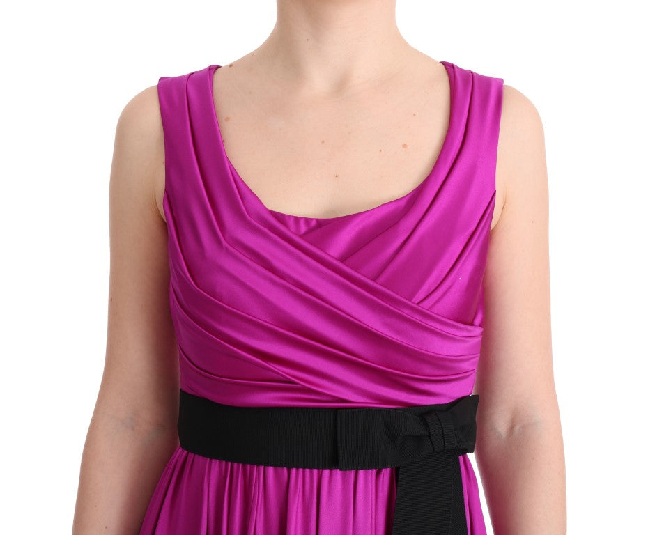Elegantes rosa Seidenkleid