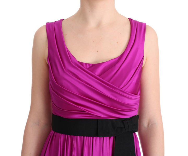 Elegantes rosa Seidenkleid