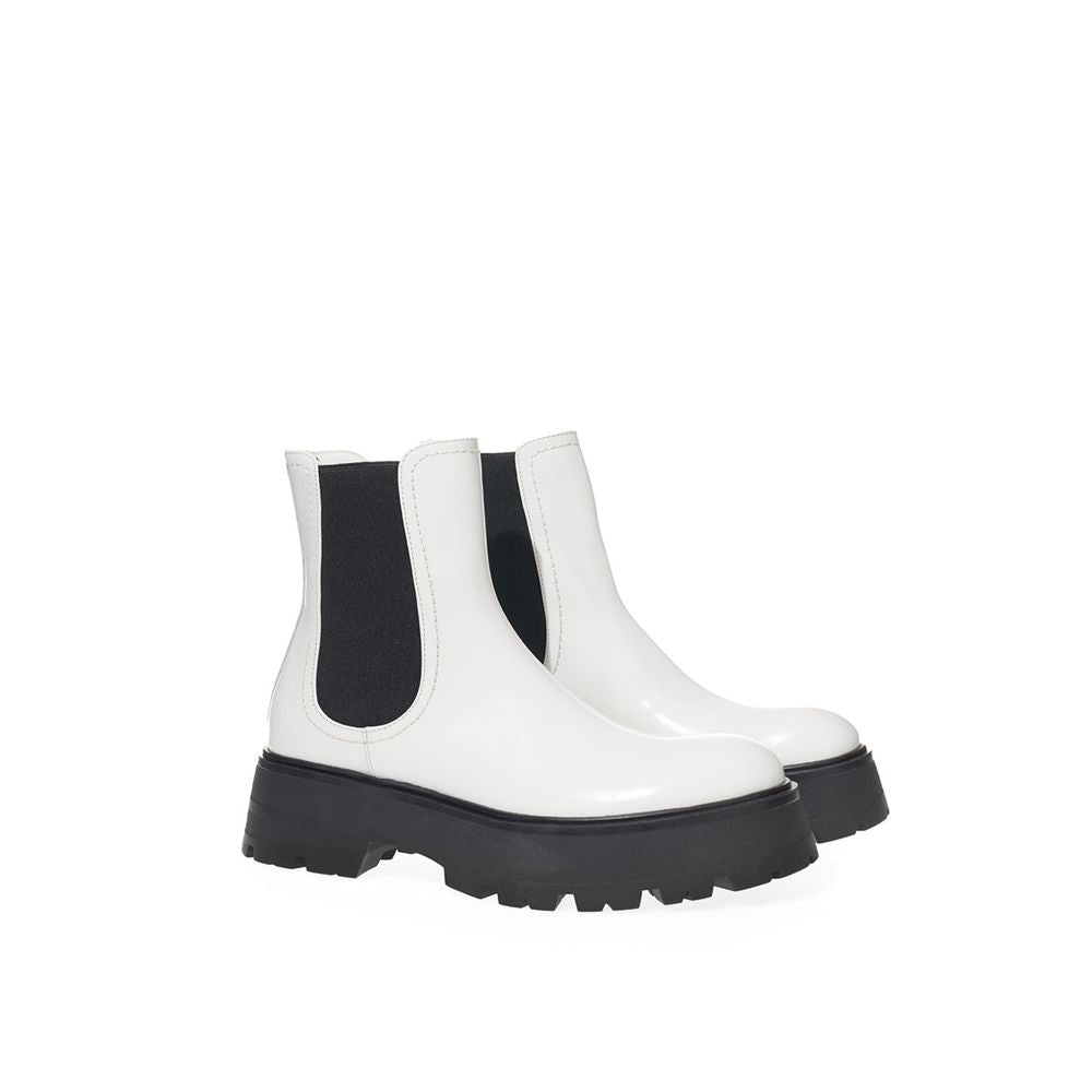 Alexander McQueen Elegante monochrome Lederstiefel