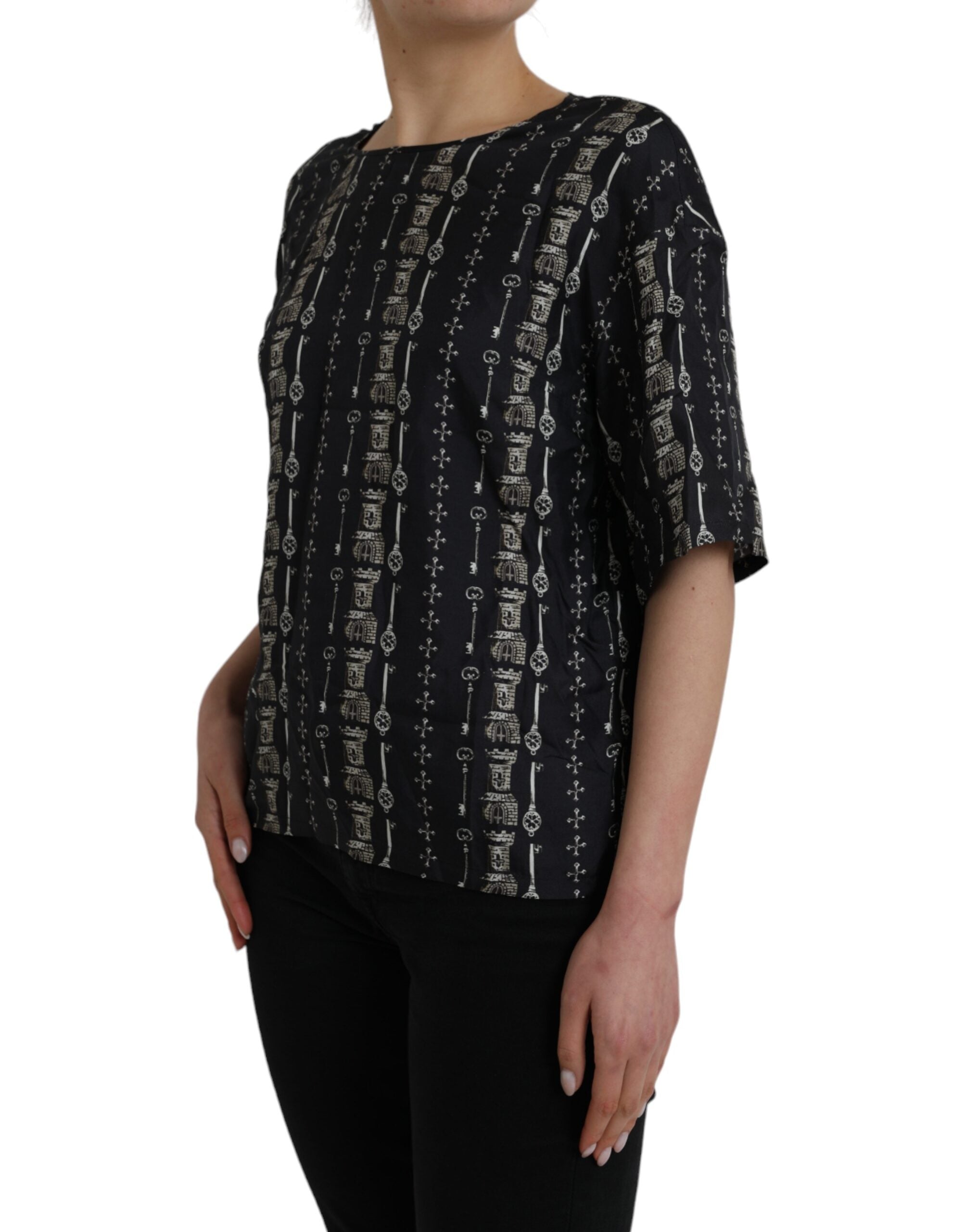 Black silk blouse T-shirt with keychain
