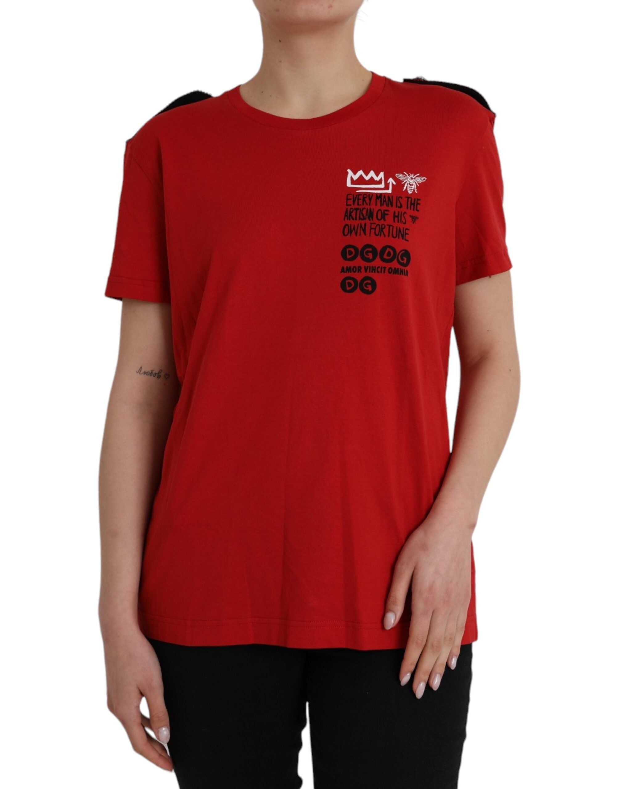 Red crew-neck T-shirt with graphic print made of cotton