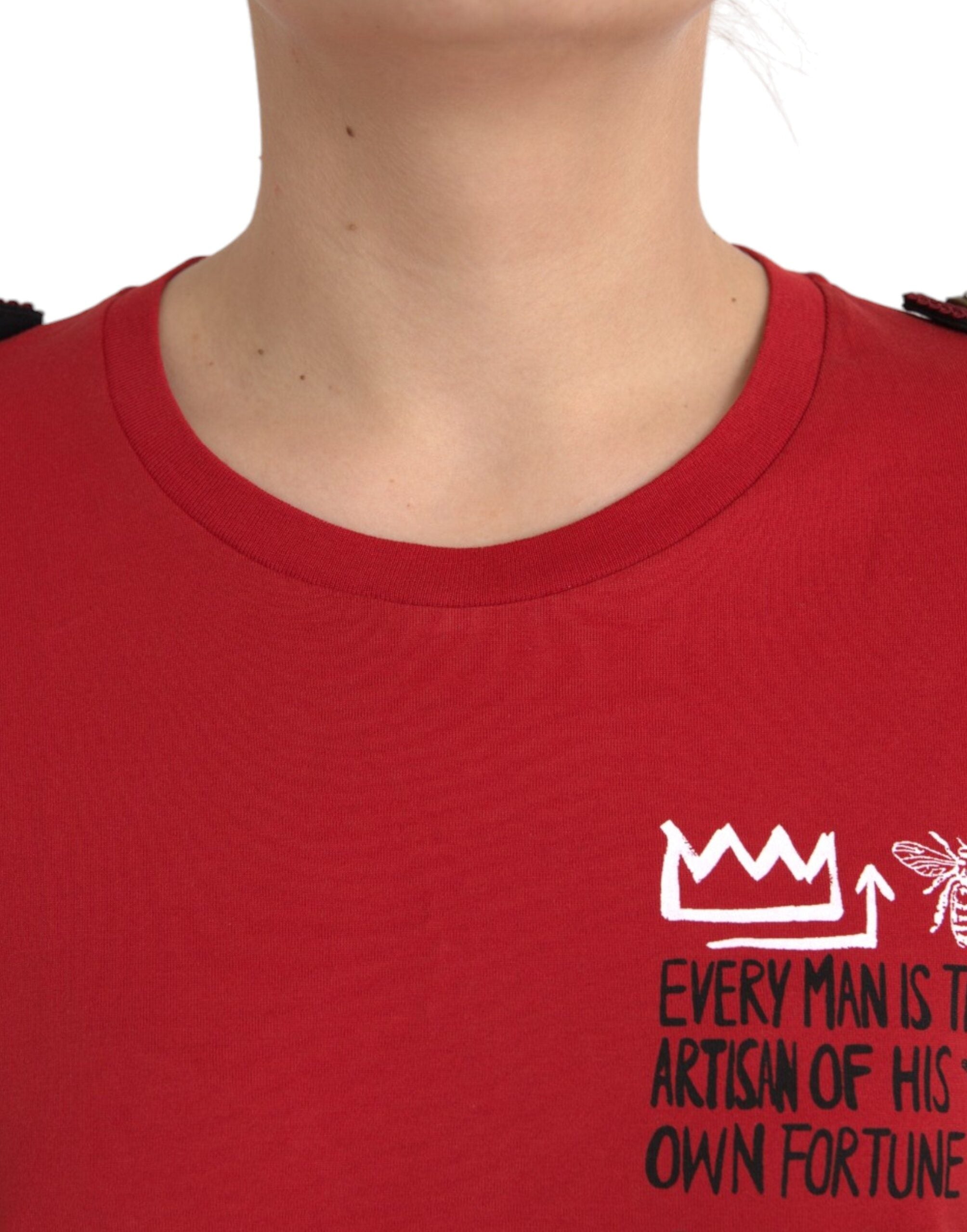 Red crew-neck T-shirt with graphic print made of cotton