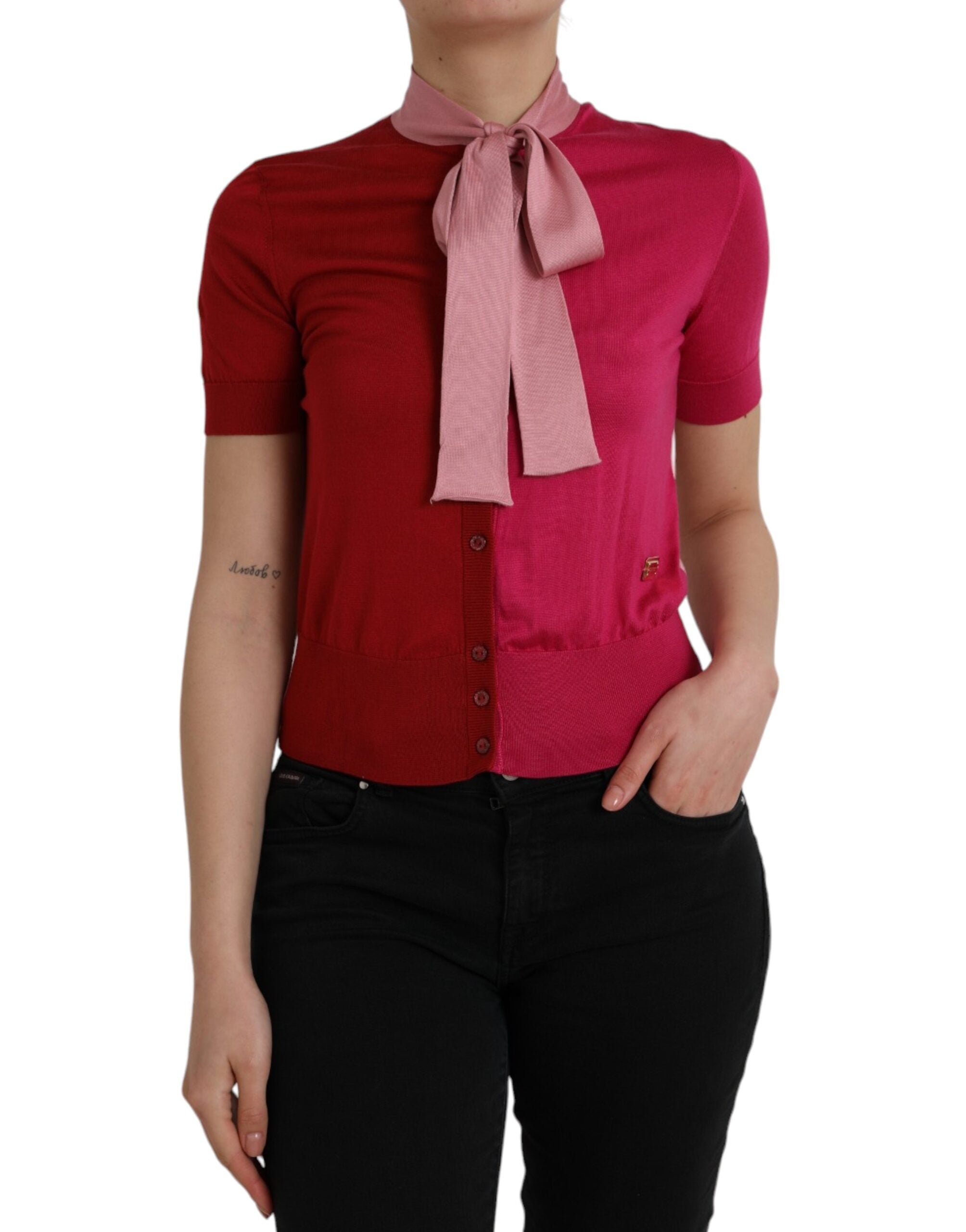 Pink short-sleeved sweater with ascot collar