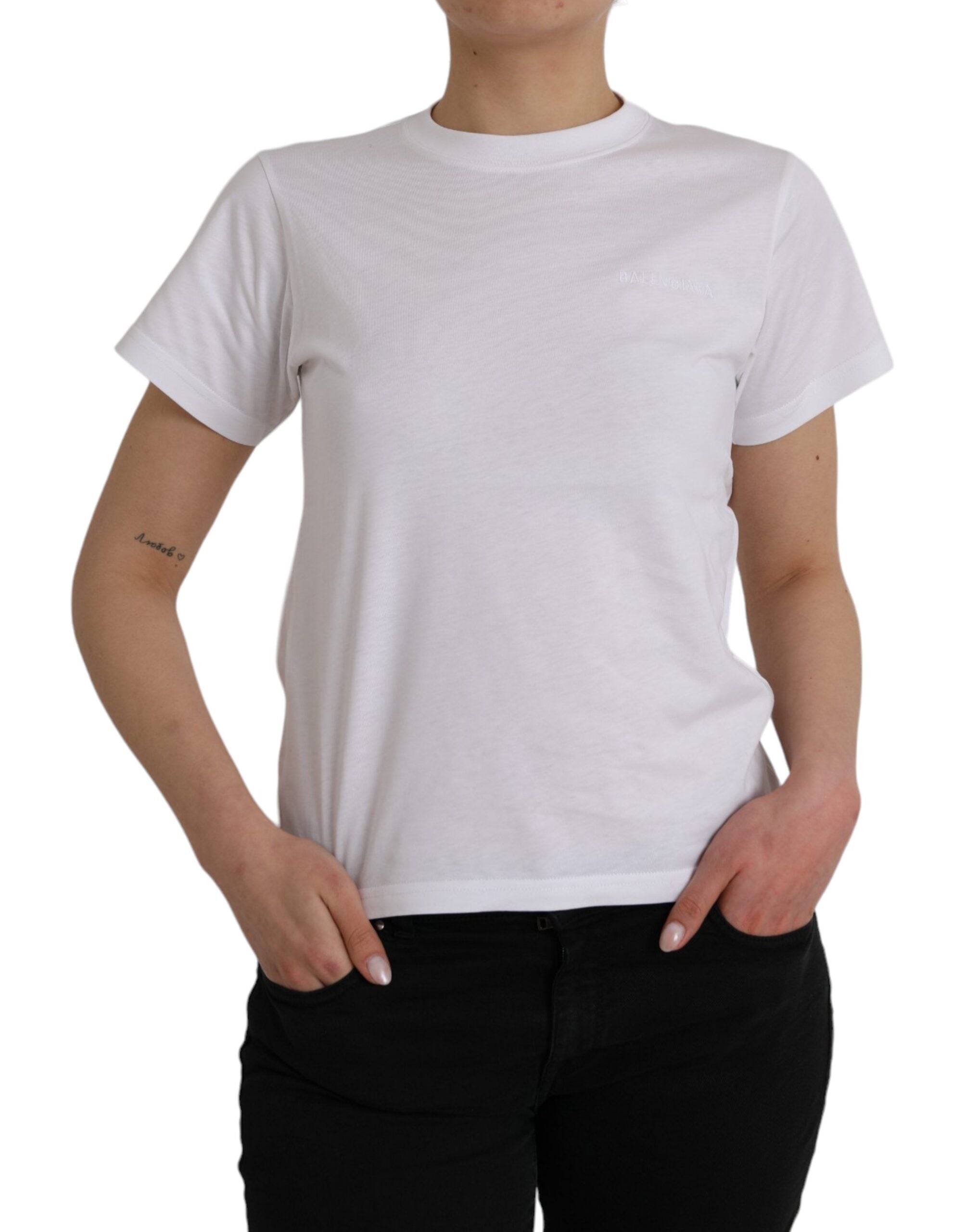 White cotton T-shirt with round neck and short sleeves