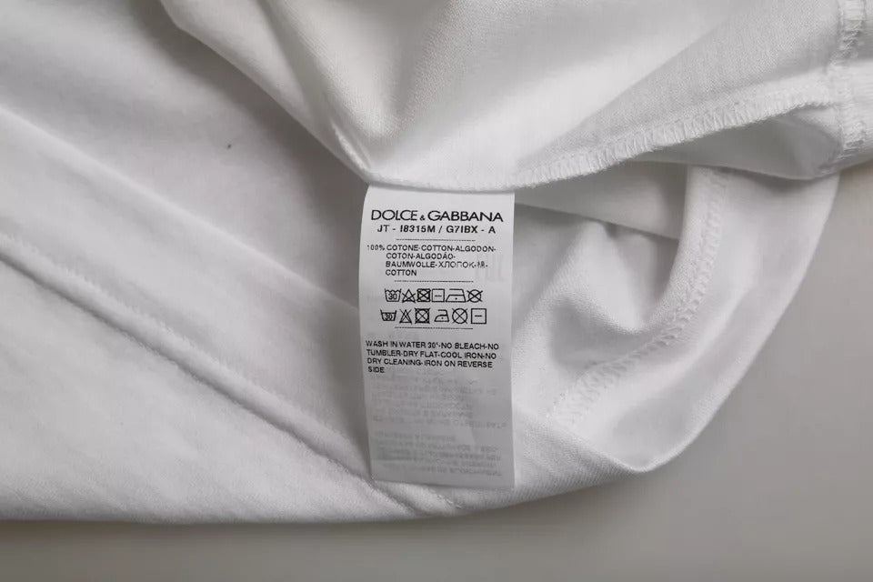 White cotton T-shirt with round neck and short sleeves