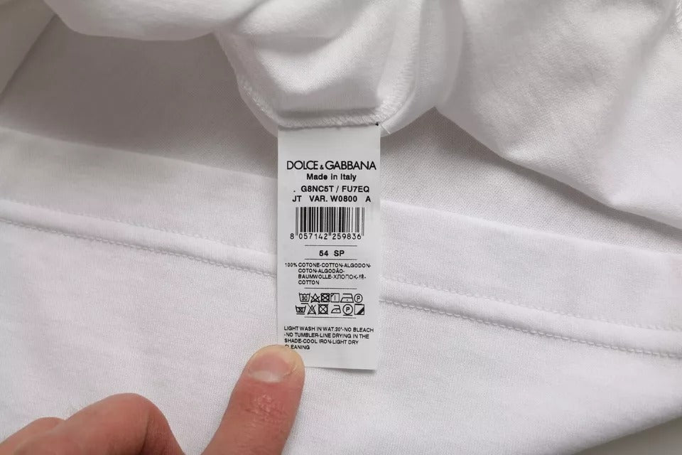White cotton T-shirt with round neck and short sleeves