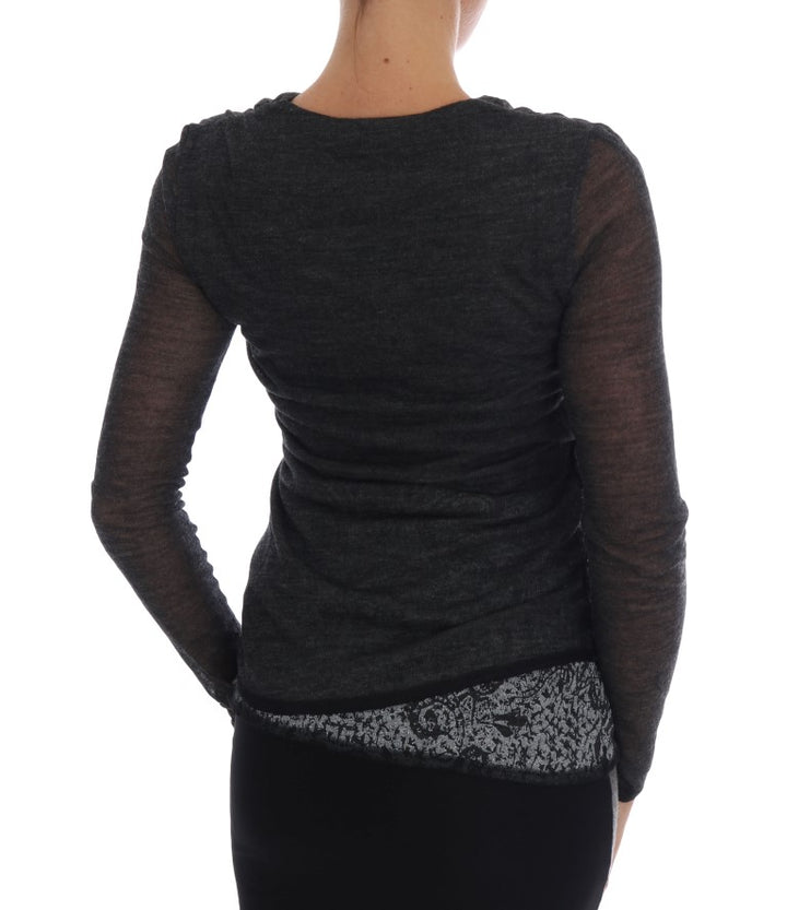 Schicke graue Bluse mit Spitzenärmeln