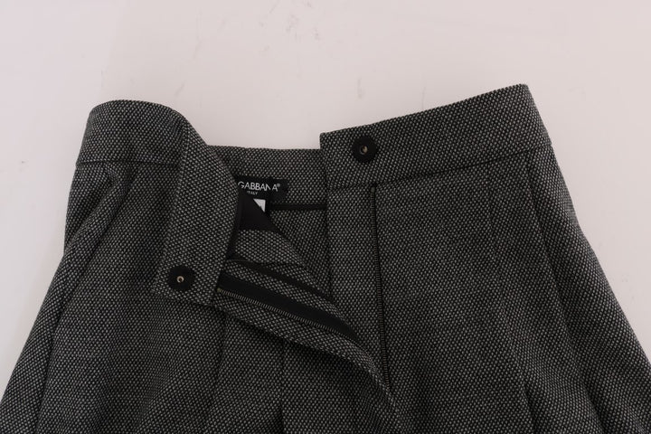 Graue Mini-Shorts mit hoher Taille aus Wolle