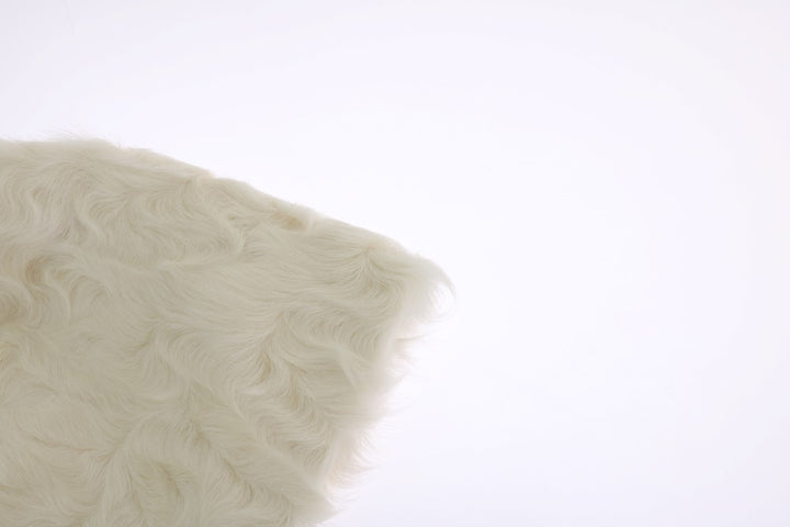 Elegante weiße Pelzmütze Luxus Wintermütze