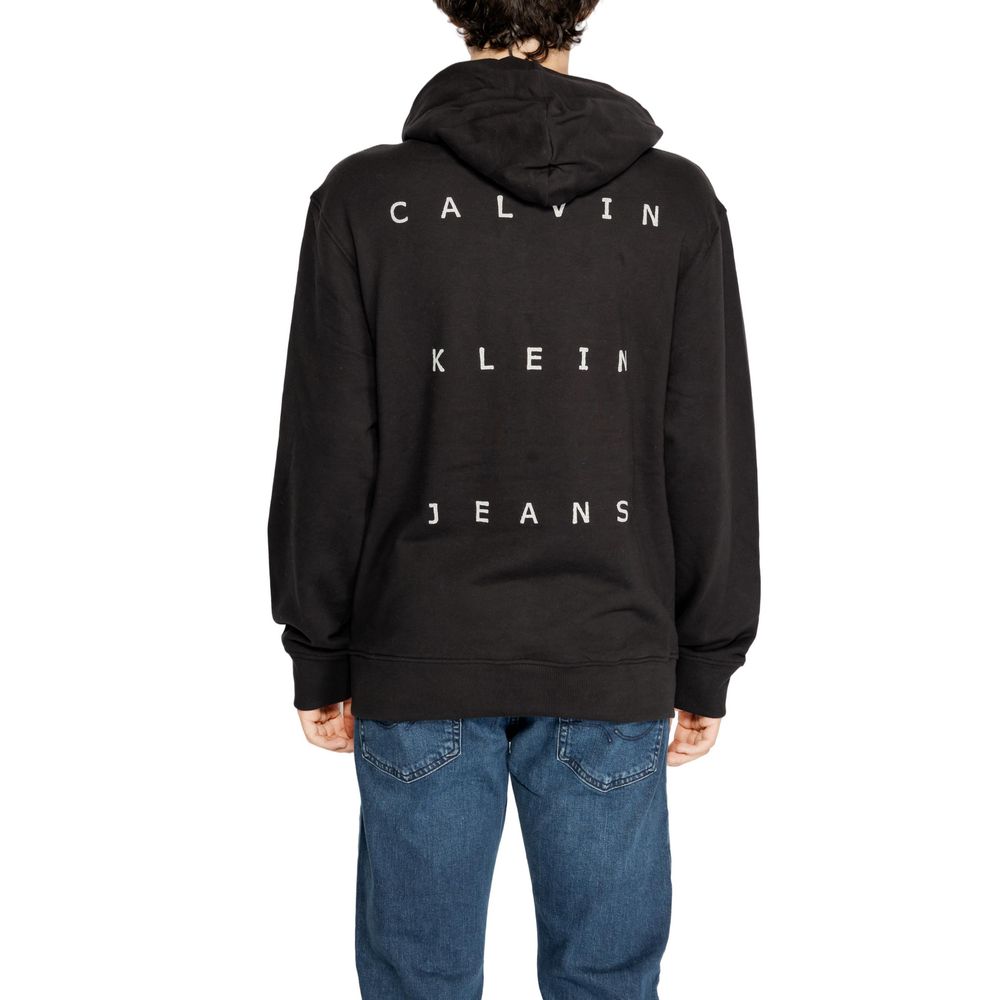 Black sweater made from recycled cotton