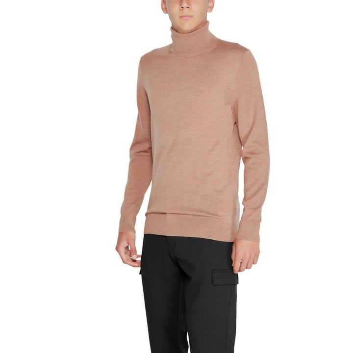 Beige wool sweater