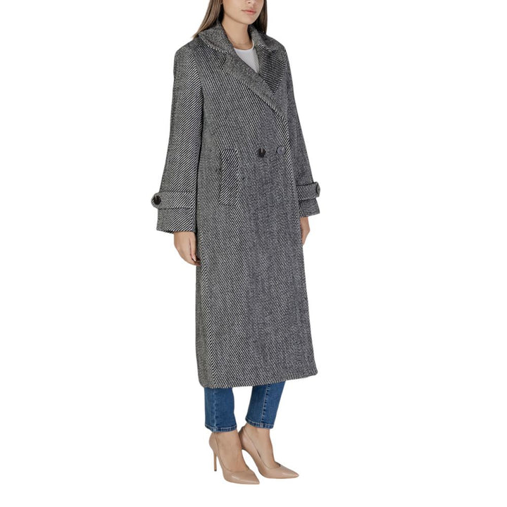 Schwarzer Polyester-Mantel