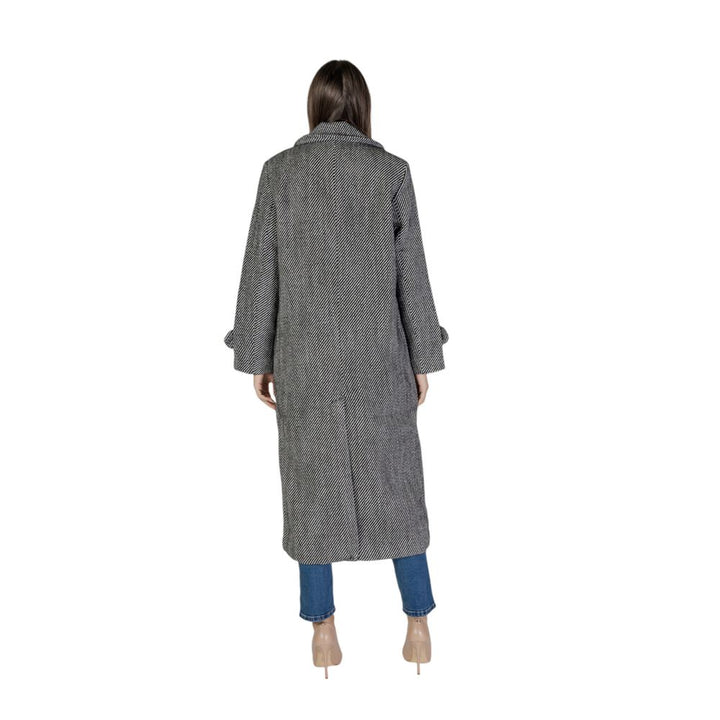 Schwarzer Polyester-Mantel