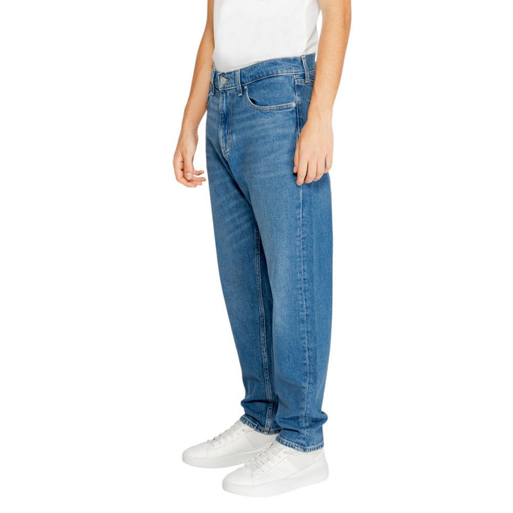 Blue jeans &amp; trousers made from recycled cotton