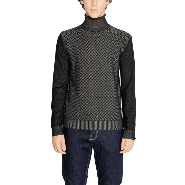 Black viscose sweater