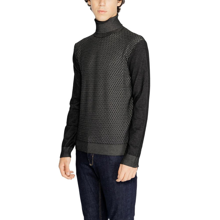 Black viscose sweater