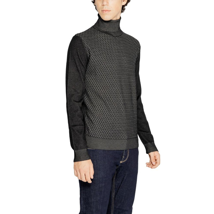 Black viscose sweater