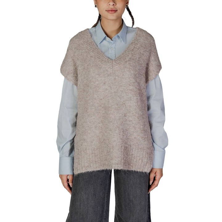 Vero Moda Beigefarbener Pullover aus recyceltem Polyester