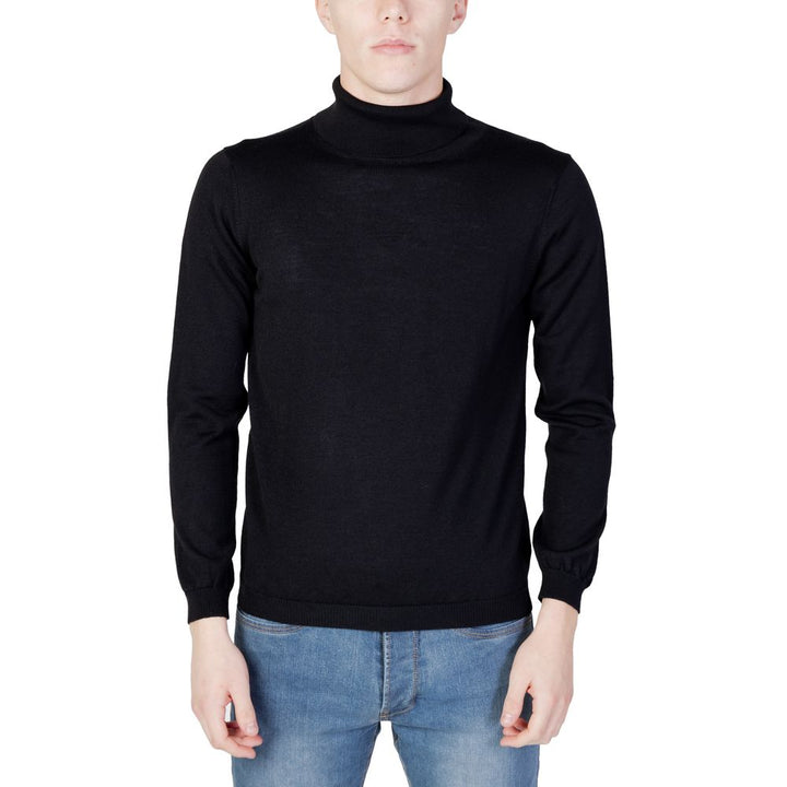 Black viscose sweater