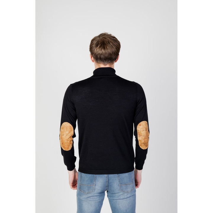 Black viscose sweater
