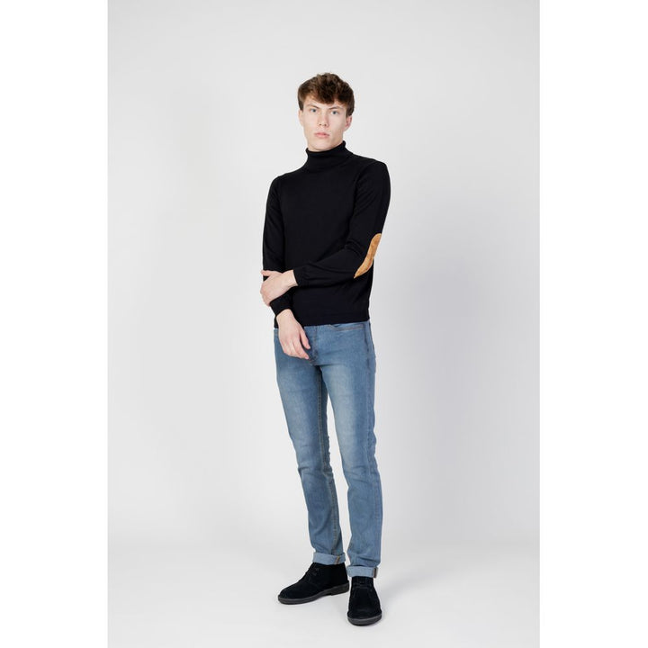 Black viscose sweater