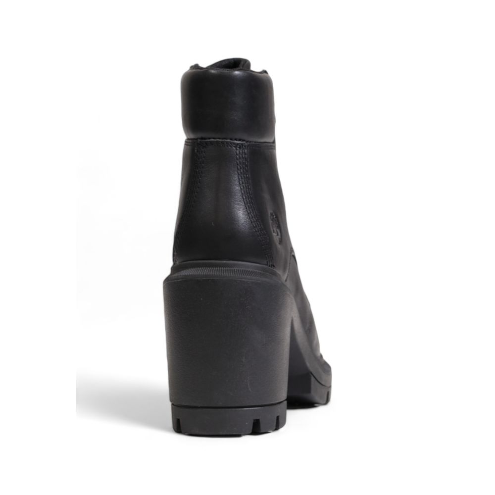 Black sandal made of recycled leather