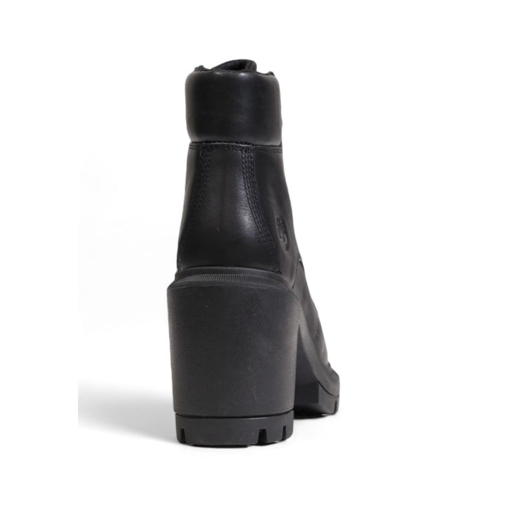 Black sandal made of recycled leather