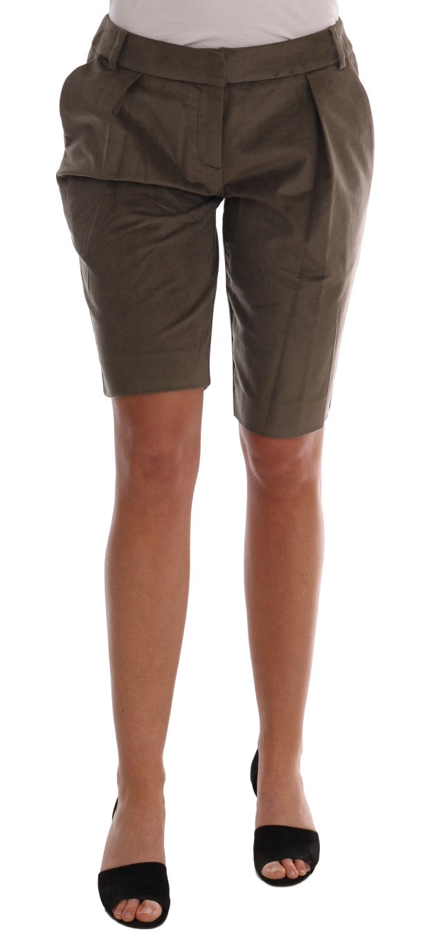 Chic brown Bermuda elegance