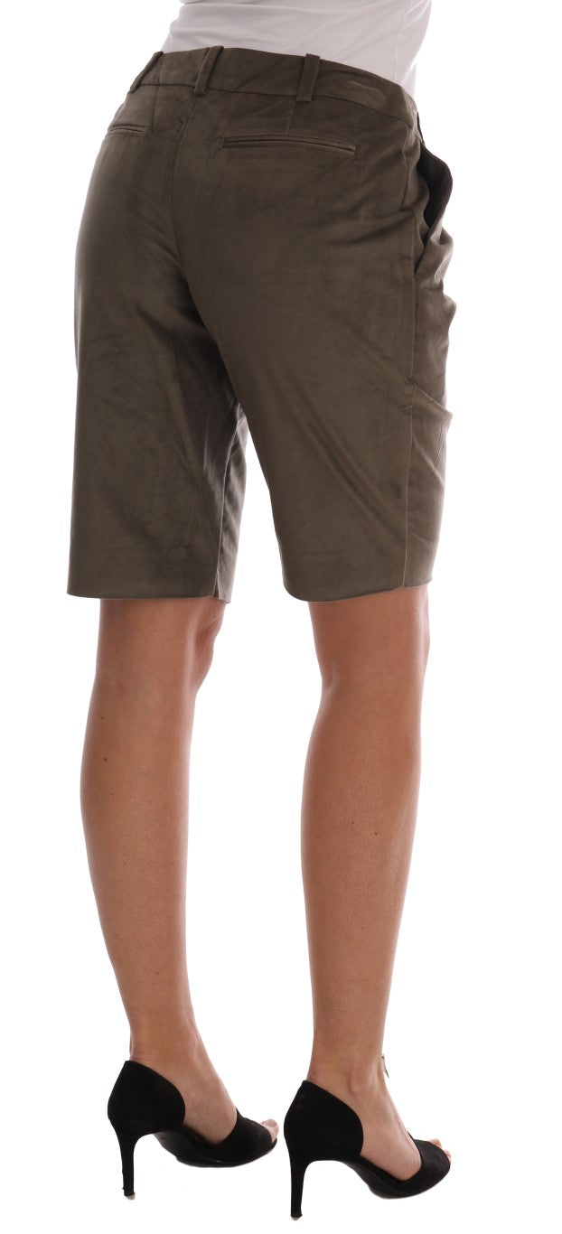 Chic brown Bermuda elegance