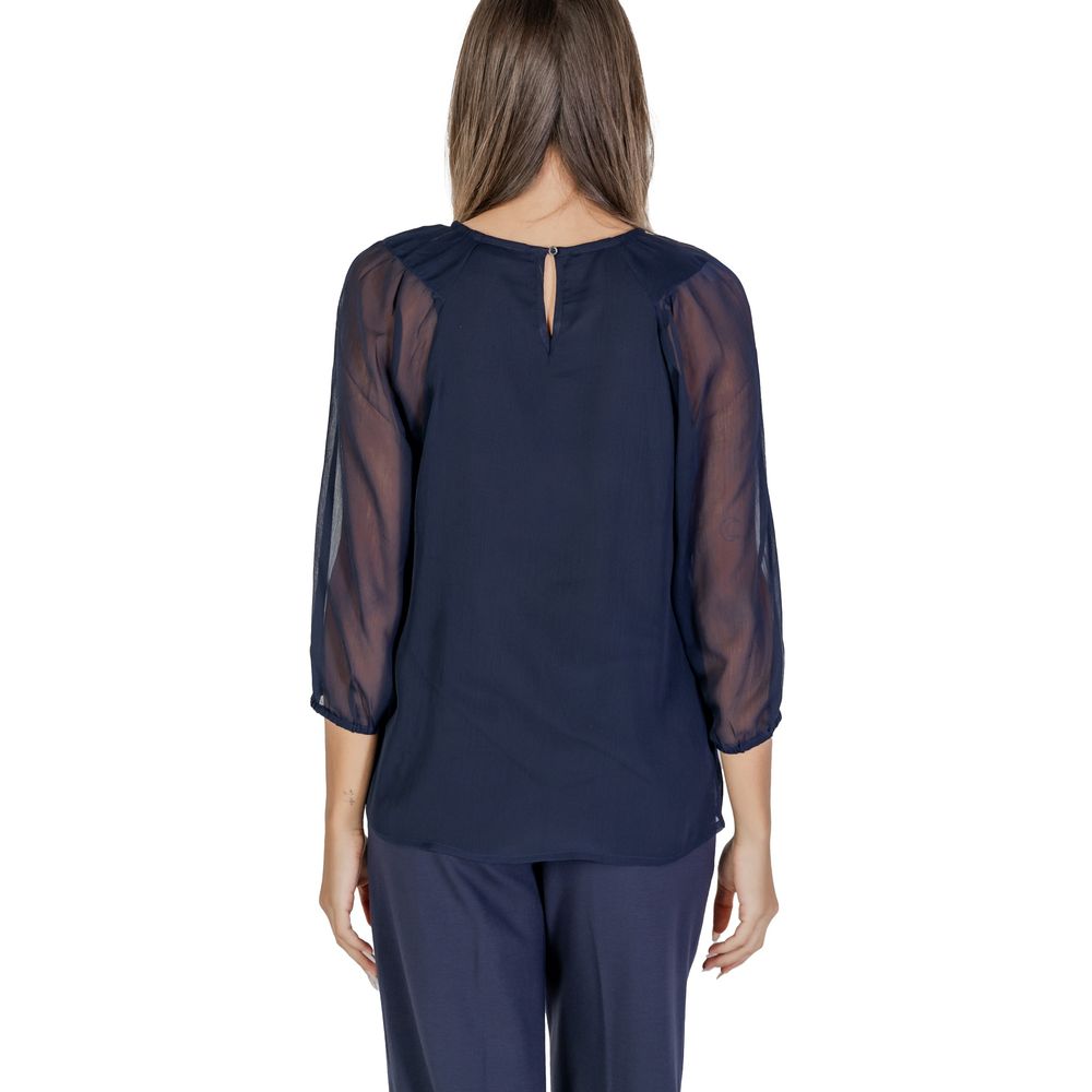 Blue polyester shirt