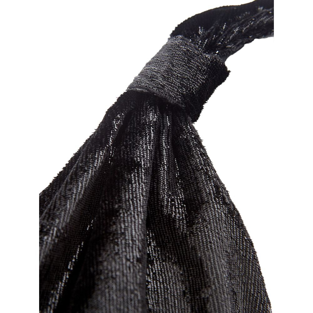 Elegant black dress made of polyester