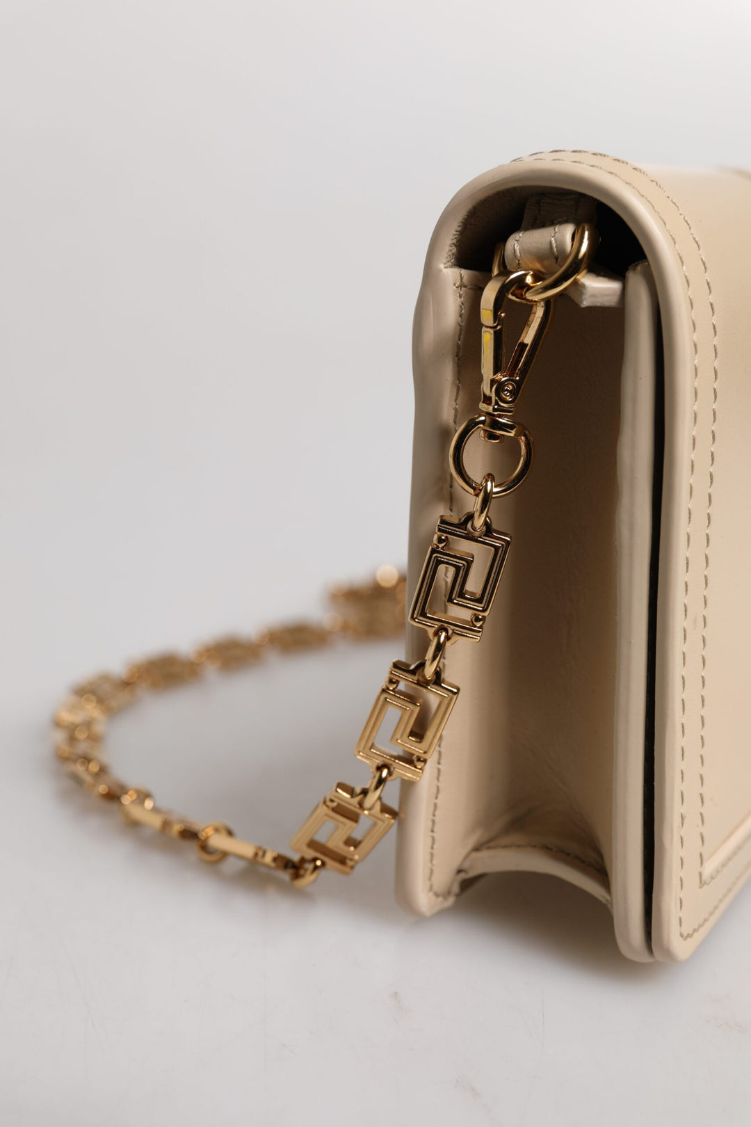 Beige Goldkette Kalbsleder Brieftasche Crossbody Tasche