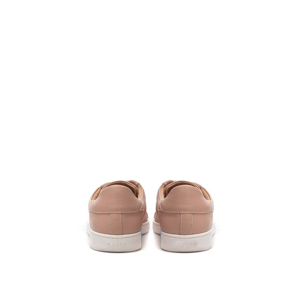 Elegant pink leather sneakers