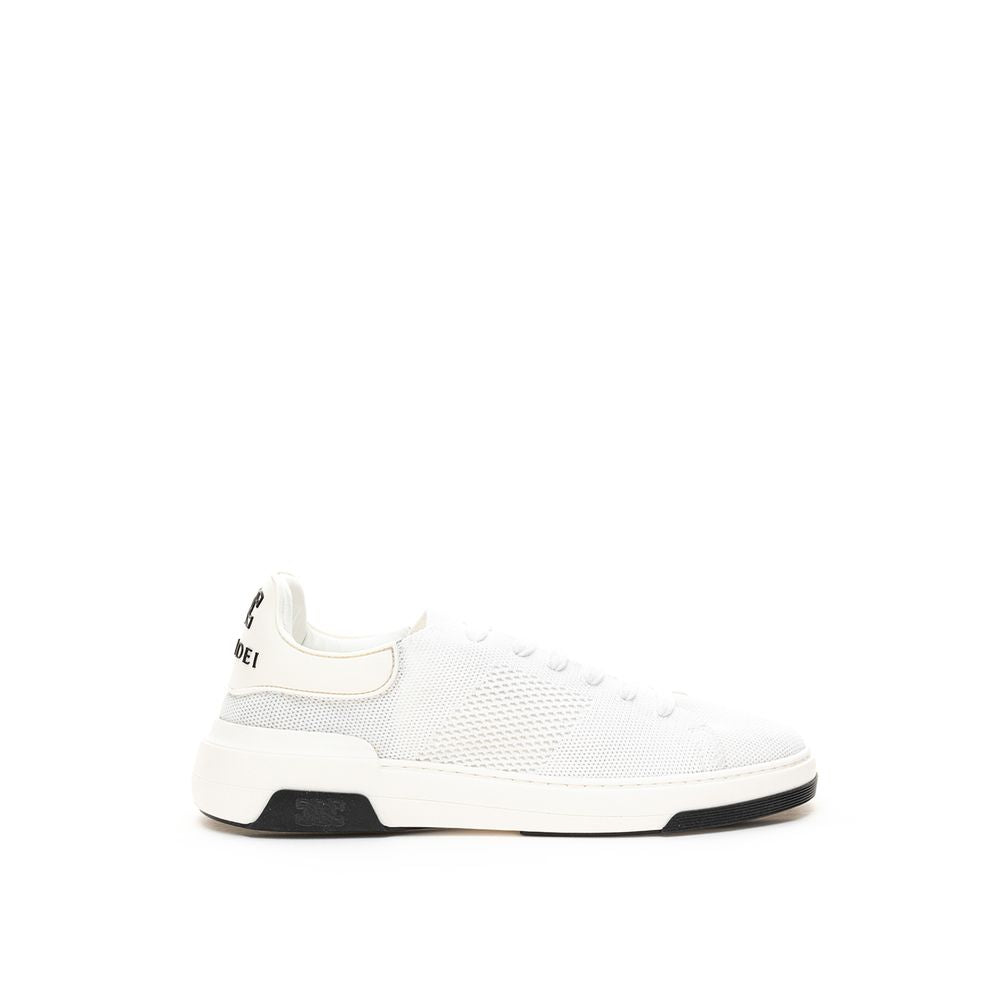 Elegant white leather sneakers