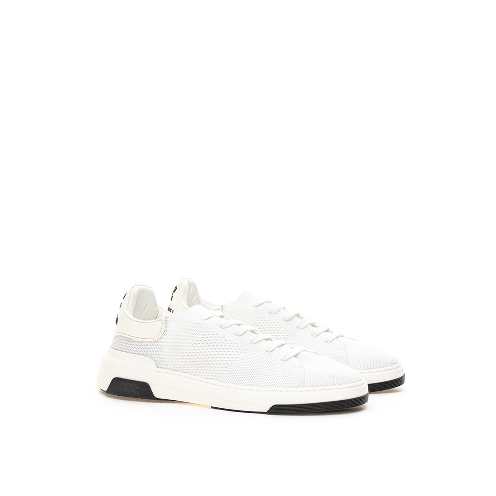 Elegant white leather sneakers