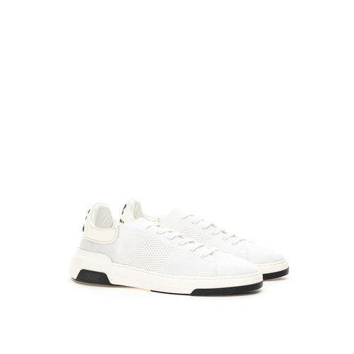 Elegant white leather sneakers