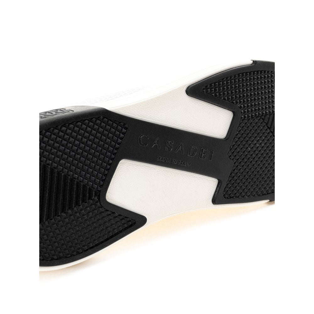 Elegant white leather sneakers