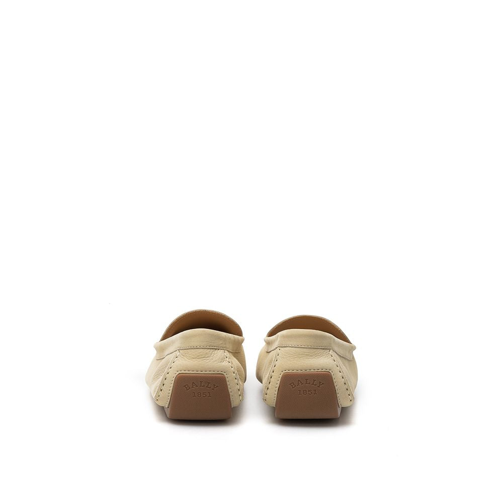 Beige leather slippers