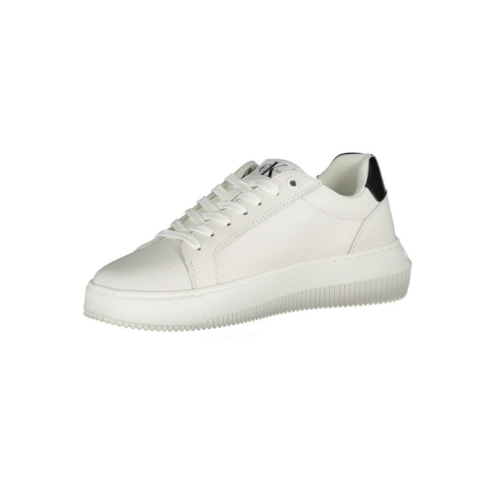 Eco-Chic Weiße Sneakers mit kontrastierenden Details